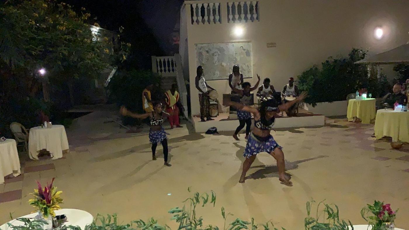 Cape Point Hotel Bakau Dış mekan fotoğraf