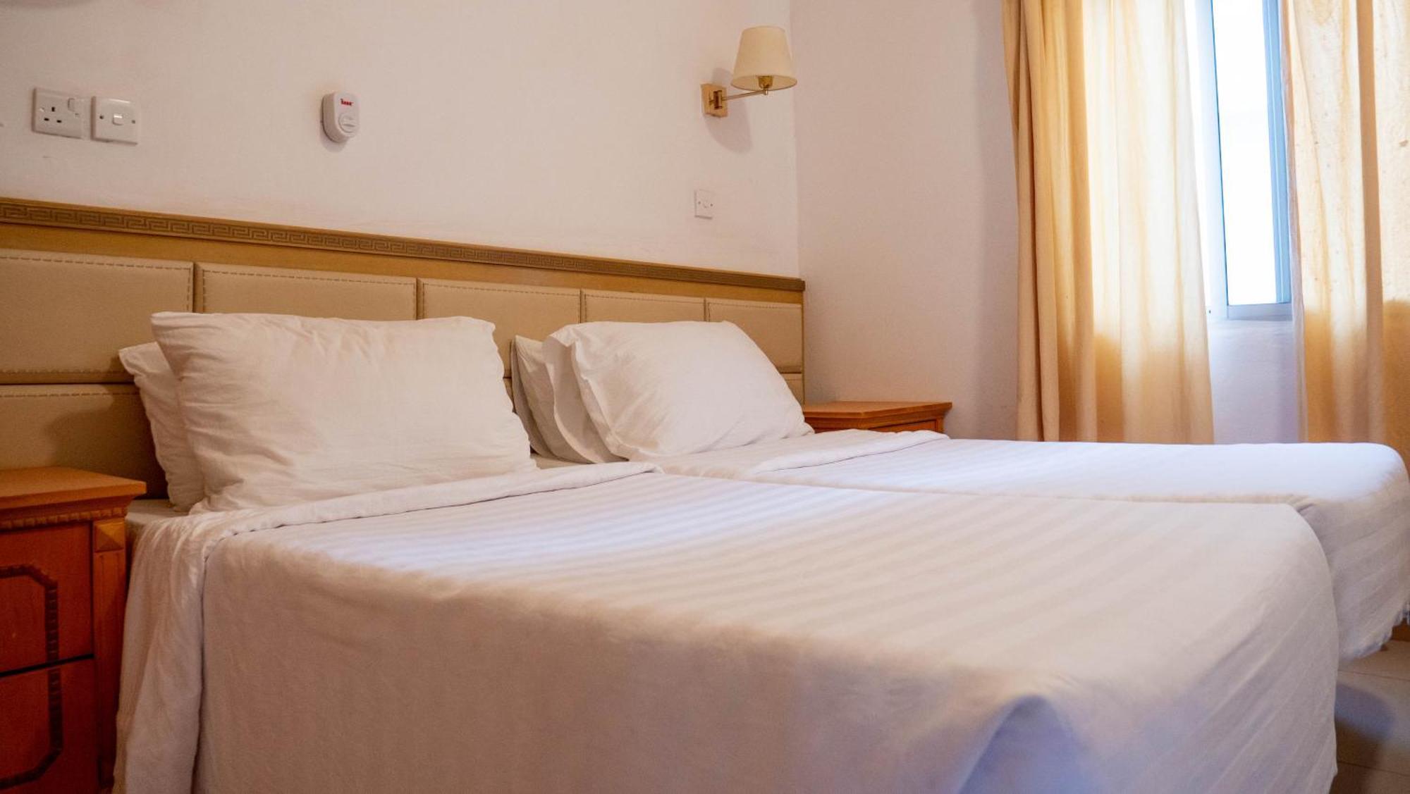 Cape Point Hotel Bakau Dış mekan fotoğraf