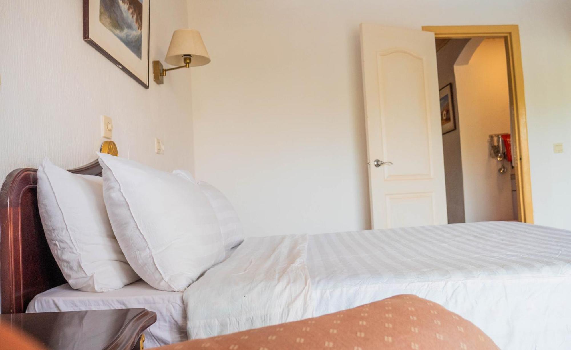 Cape Point Hotel Bakau Dış mekan fotoğraf